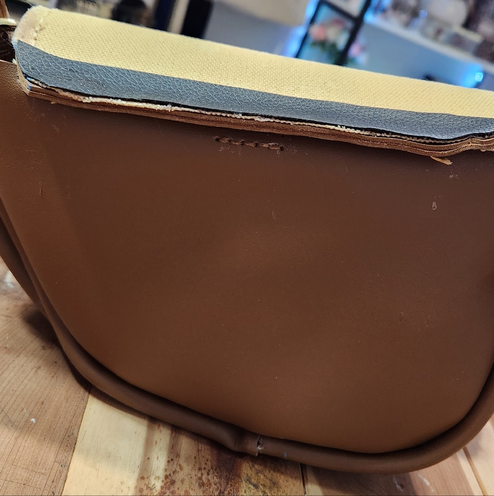 Saddleback Bag - Picture 5 of 15